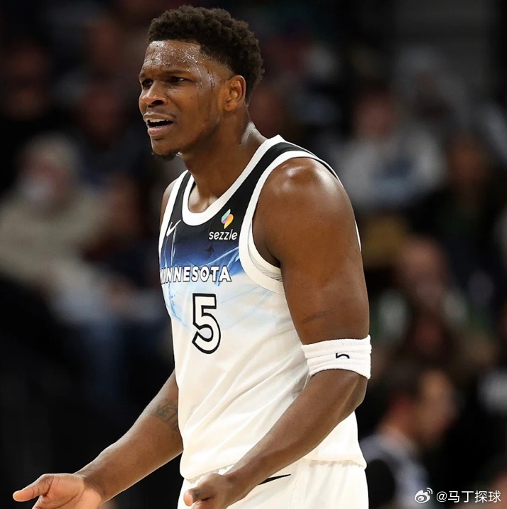 安东尼·爱德华兹因缺席今天的比赛，将失去所有赛季末奖项的评选资格。 