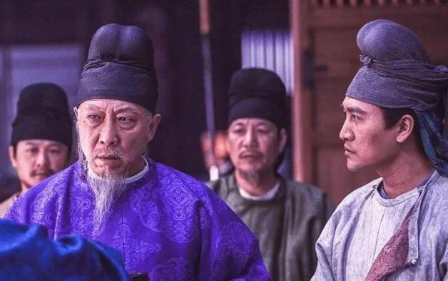 公元887年，唐朝老宰相王铎带着三百多口人和几十年积累的金银细软，浩浩荡荡回河北