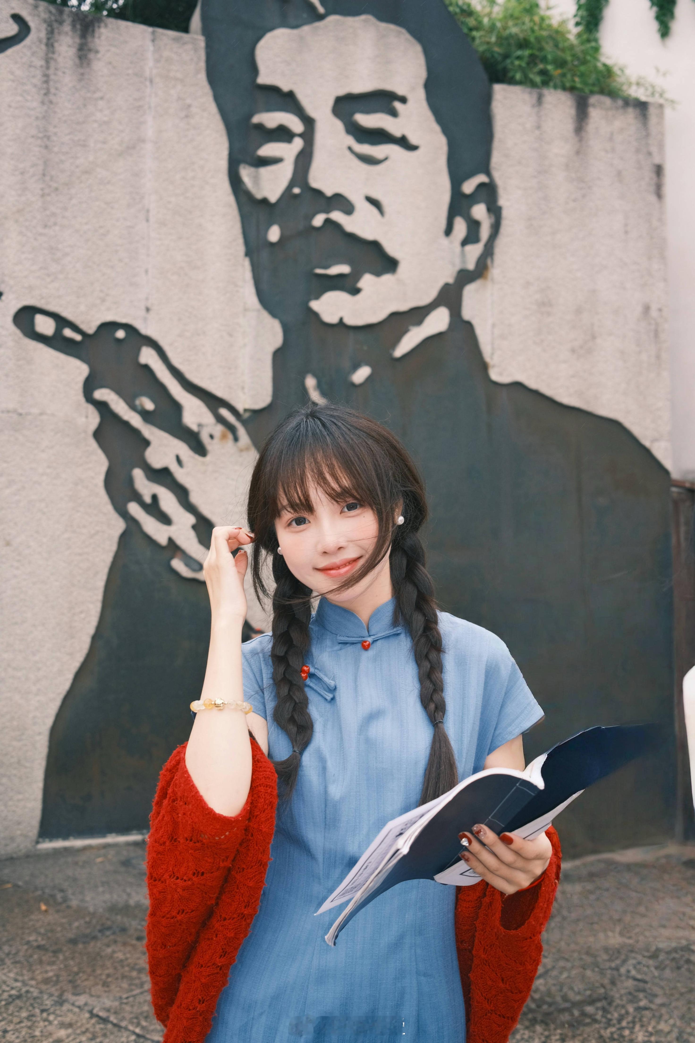 小女子自然是先生的书迷📖 ​​​