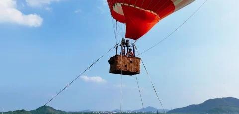 别再刷别人的快乐啦！你的热气球之旅就差这一步～ 📍杭州天迹漫谷航空飞行营地
别
