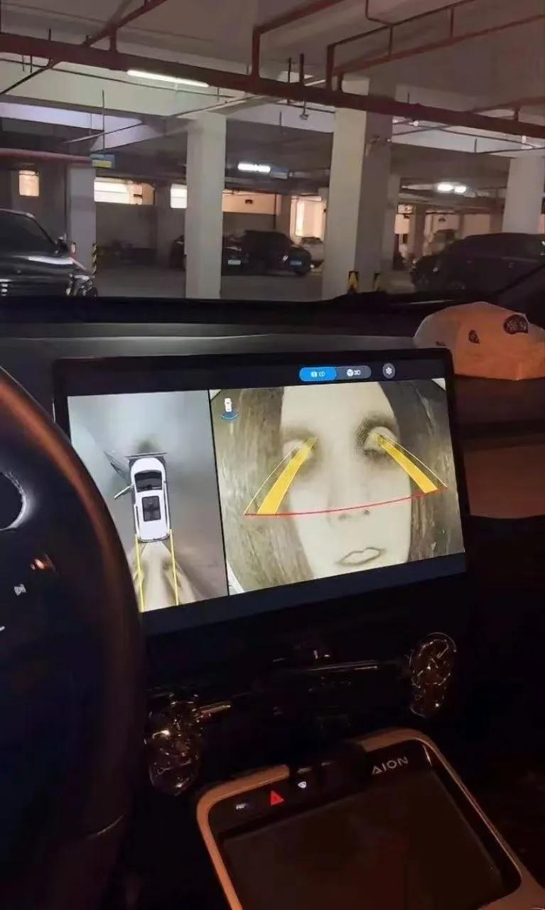 这尼吗也太坏了……

如果是胆子小的女生，晚上去地库开车，不敢想象…… ​​​