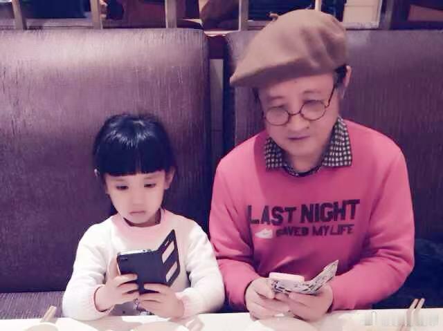 好奇的生命                 余春当人问及年龄，我总含笑反问：“您