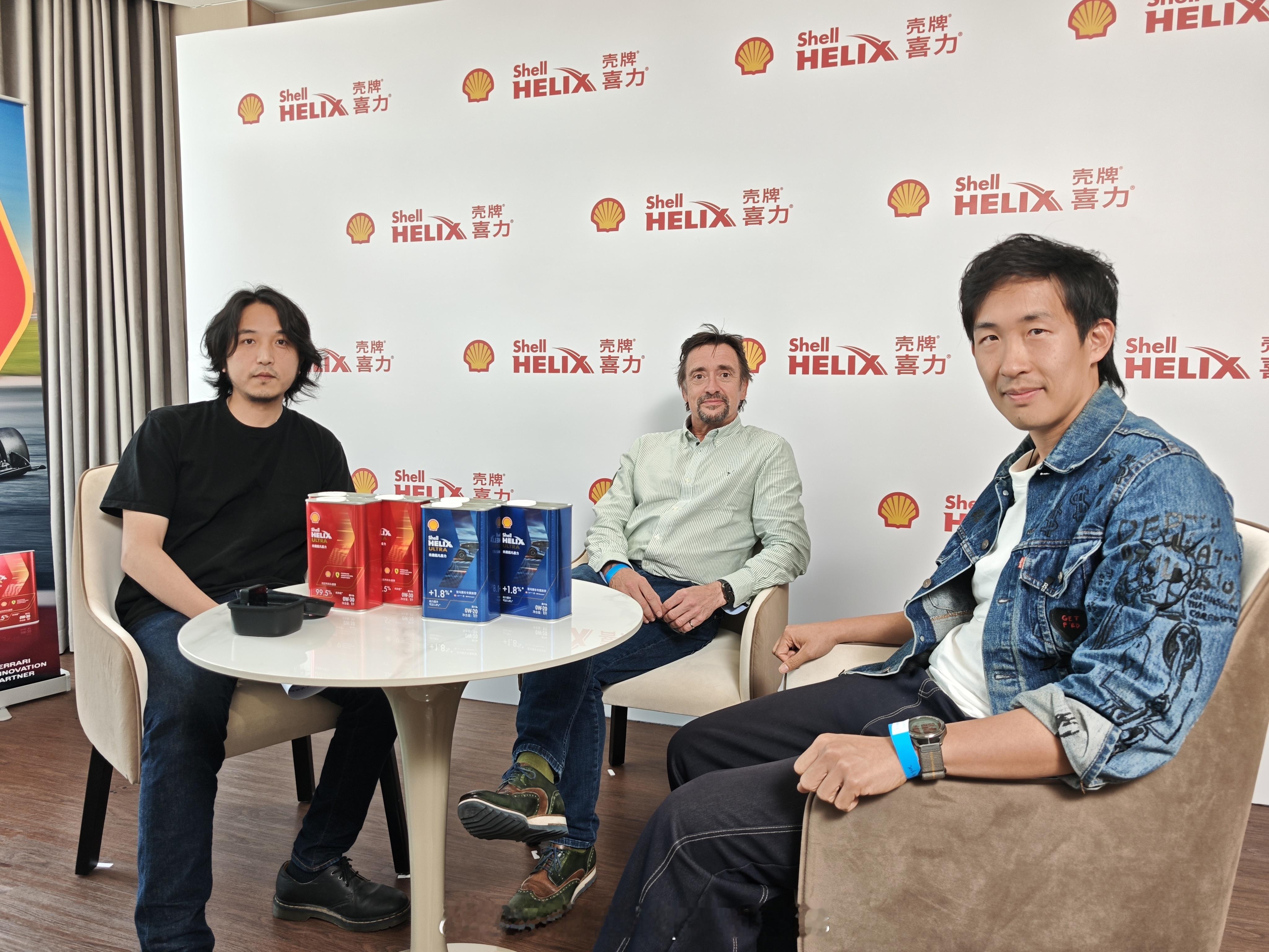 上次 和前Top Gear主持人——Richard Hammond（鼹鼠）的车内