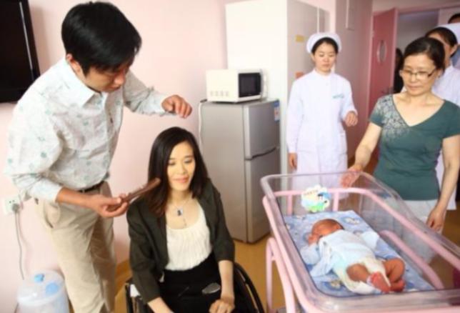 女子胸部以下彻底失去知觉，终身高位截瘫，日常吃喝、翻身、排泄全都无法自主完成，本