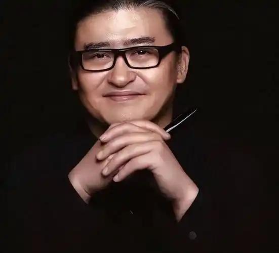 又来了一个湘潭籍名人，叫刘欢。
湘潭名人如星汉灿烂，政界的、商界的、`科技界的、