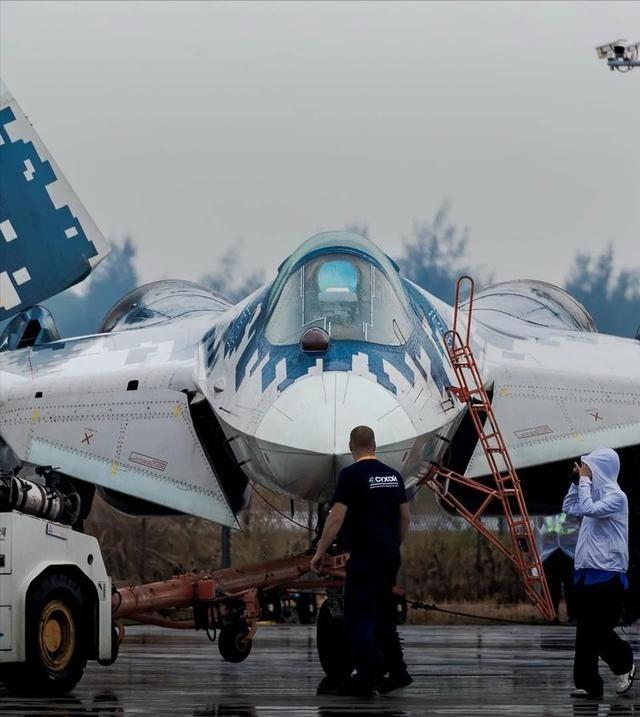 俄罗斯为什么不在俄乌战争中用苏-57？说白了，俄罗斯不敢用苏57，因为韩国卡住了