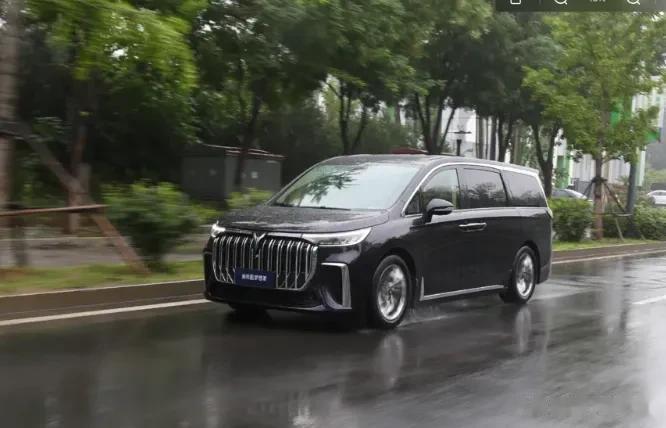 坐着爽、开着舒服，顾家又喜欢驾控的男人们，这台MPV不容错过

习惯了腾势D9、
