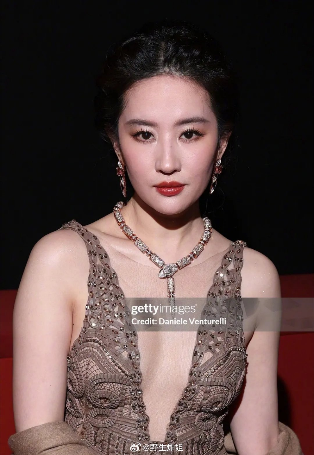 刘亦菲宝格丽活动 G社生图来咯 有没有抗住镜头呢刘亦菲流苏深V