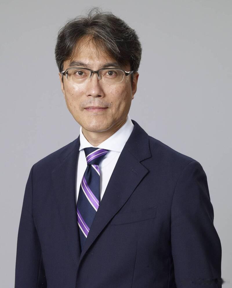 日本官员出差期间邀婚外情对象酒店过夜，高市早苗亲信被训诫处分海外新鲜事 日本内阁