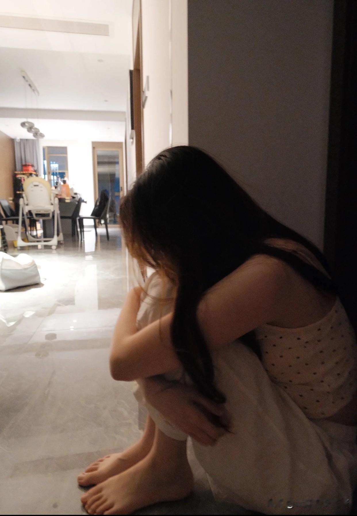 婆婆一缺钱就“犯病”，十年住院成日常，丈夫怒斥我娘家不给力，日子苦不堪言

十年