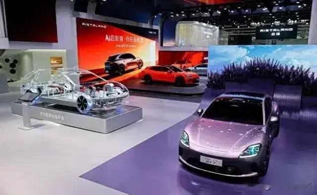 对于普通家庭用户来说，这套系统的“车位到车位3.0”功能简直是福音。不管是小区楼