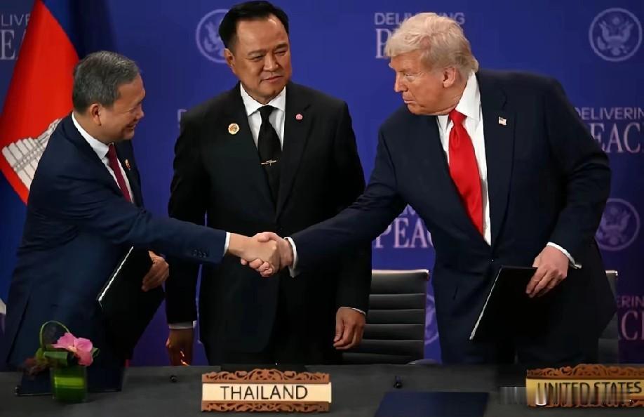 这次是真的打急眼了！

柬埔寨国防部直接摊牌，

指着鼻子说泰国这次是下了死手。