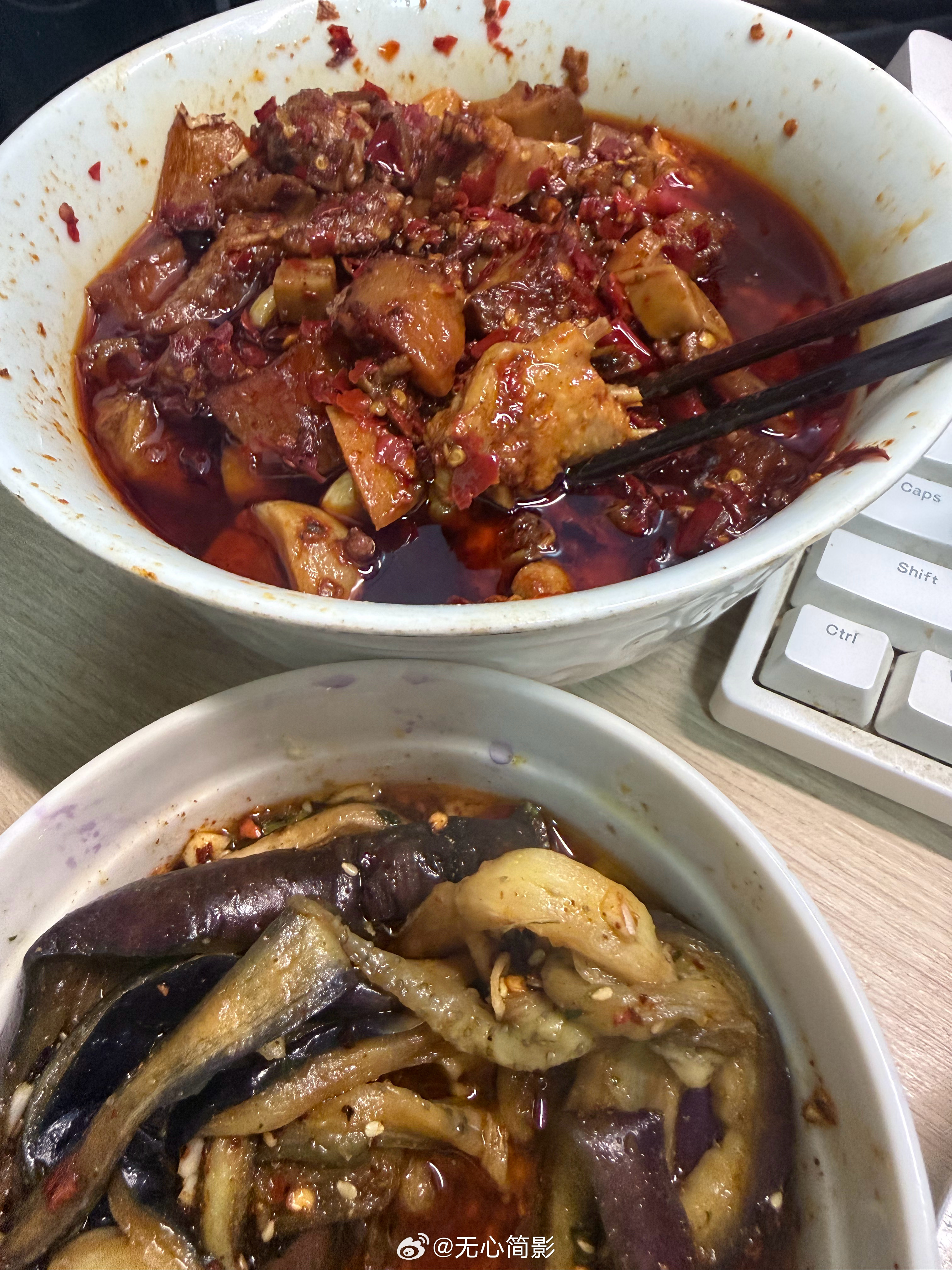 午餐：一盆辣子鸡 