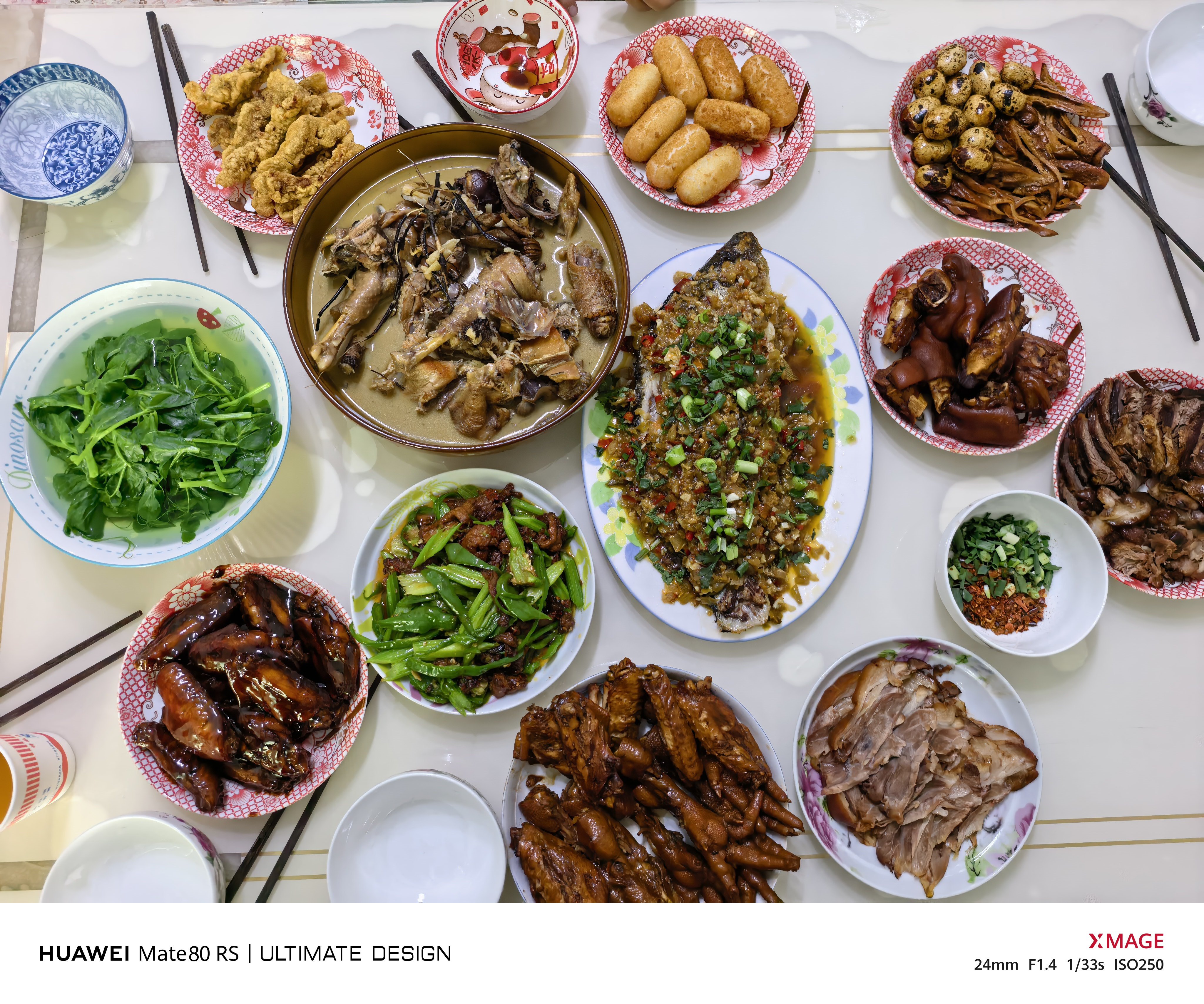 提前晒年夜饭了，我们这里都是吃中午这顿，接下来都是吃剩菜，你们那里啥习俗？年夜饭