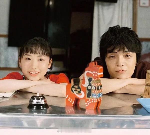 芦田爱菜新剧男主长这样，而且在剧中她从小暗恋这位大哥哥……你们日娱也吃得这么差