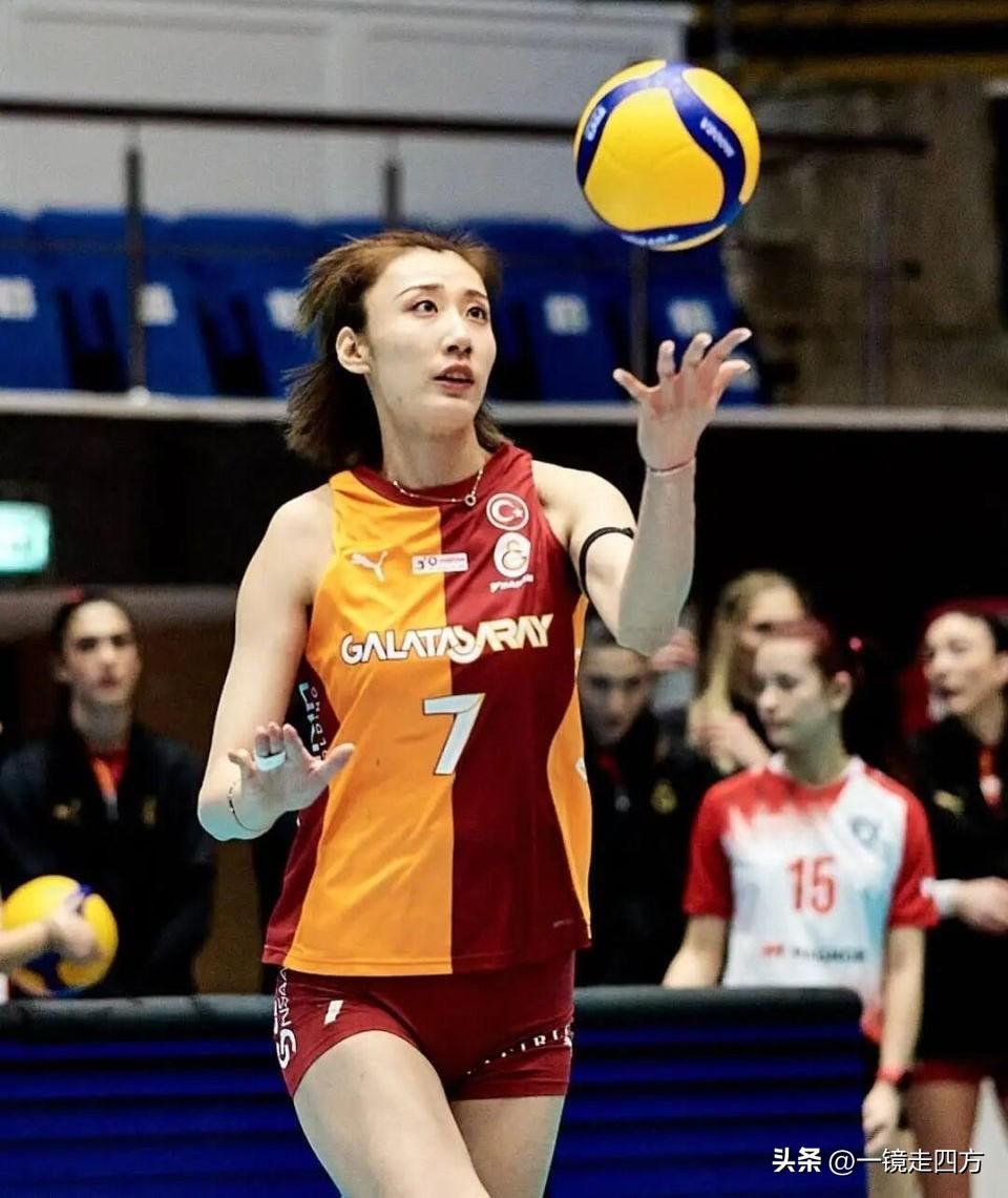 女排欧联杯半决赛次回合，中国女排副攻王媛媛效力的土耳其加拉塔萨雷女排继首轮主场零