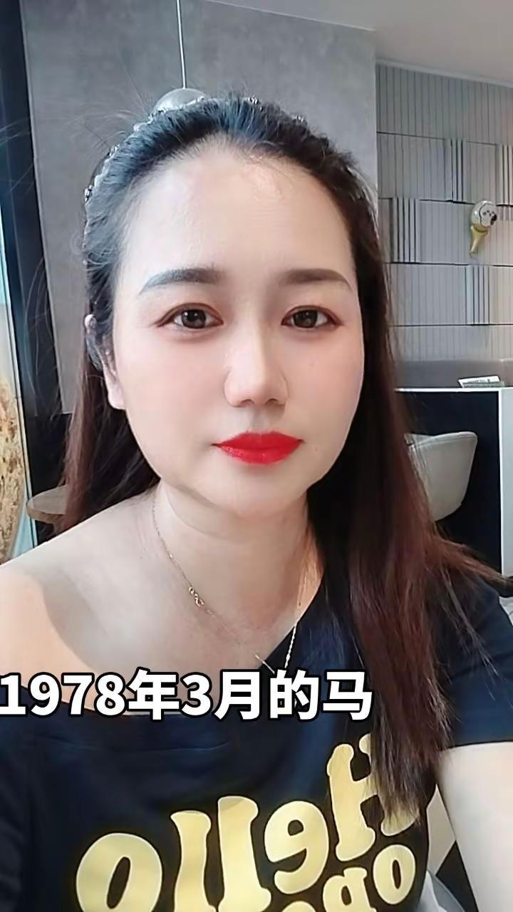 谋生的路上，大家都很辛苦，只是有些人从来不说，因为身后有牵挂，眼里有盼头，这就是