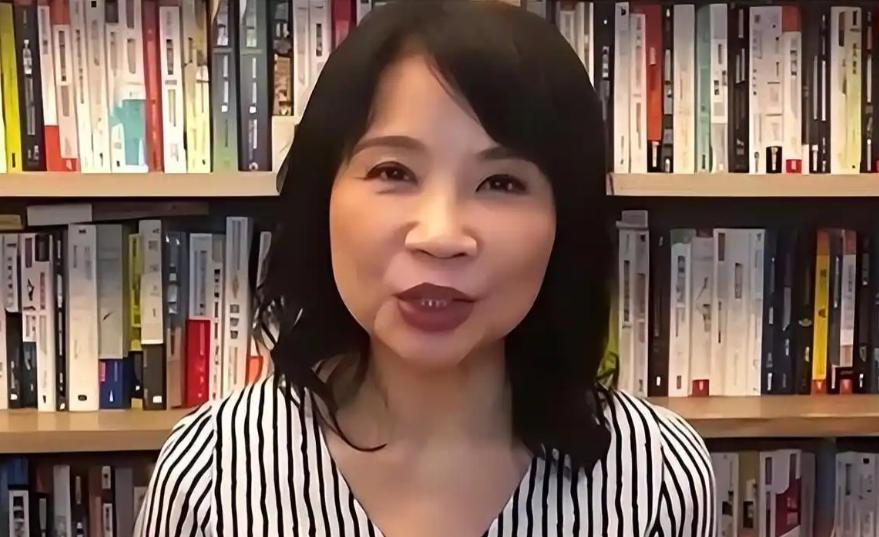 台湾地区总算出了个明白人，媒体人陈凤馨表示，大陆迟迟不对台湾动手，并非因为岛内官