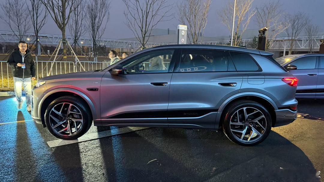 奥迪Q6L e-tron及sportback e-tron双车焕新上市，价格看图