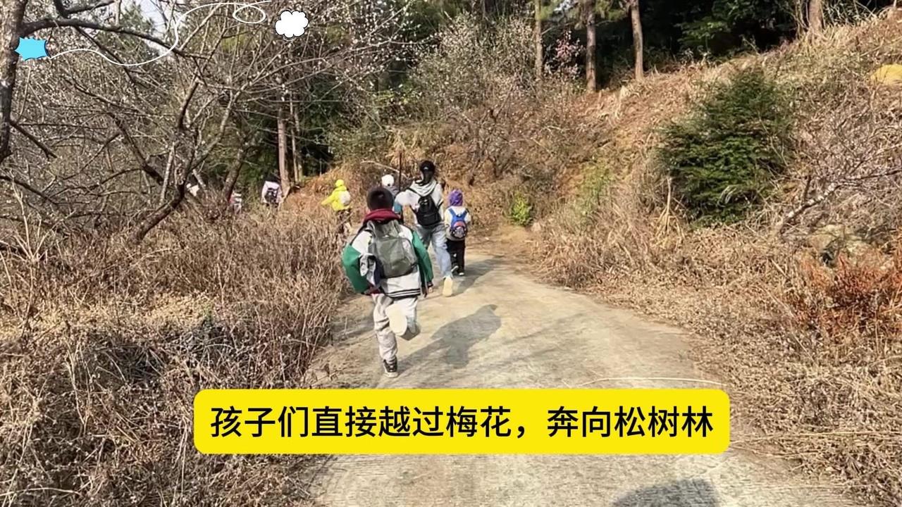 ✨不打扰，不干预，让孩子享受这份纯粹的小欢喜，大概就是童年最治愈的瞬间吧。