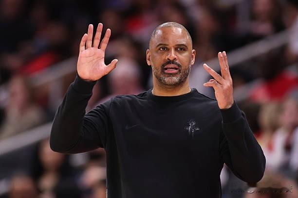 马后炮的说法，雷迪克这场真的可以啊，暂停完爆乌度卡，防守针对性极强，轮换控制也基