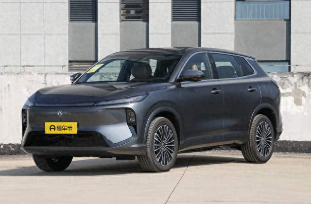 风神 L8+：十五万级家用混动 SUV 的取舍账