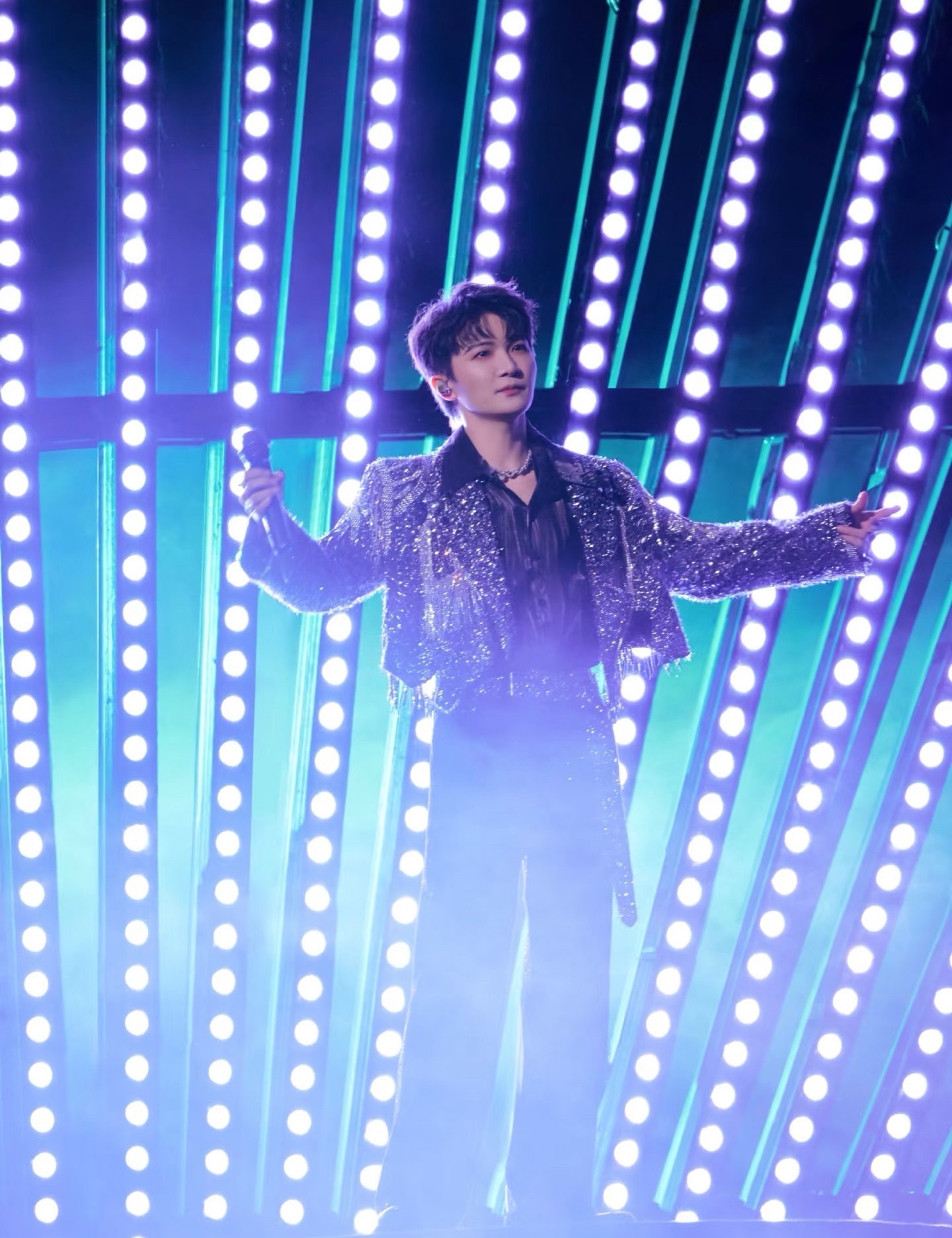 周深打破了周深的记录这不仅是一份工作日程，更是一张精密的音乐蓝图。周深以2025