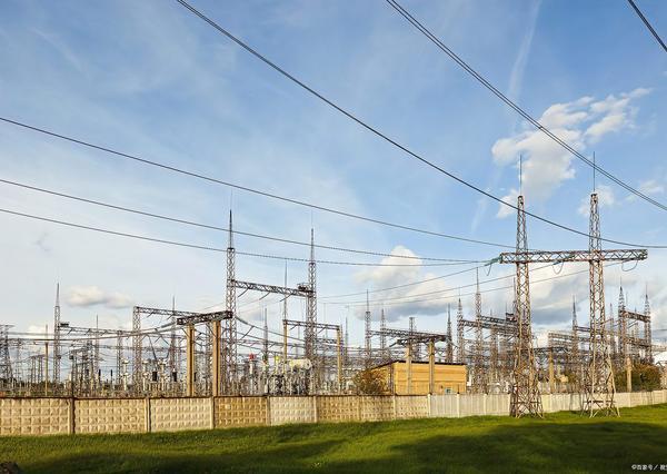 西方封锁被啪啪打脸！中国AI 2025开挂逆袭，多领域落地成果太顶了
 
谁能想