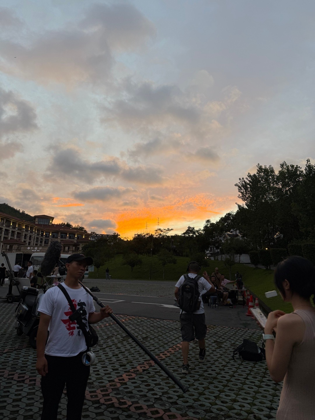 下雨会冲淡很多雾霾和坏心情吧  ​​​