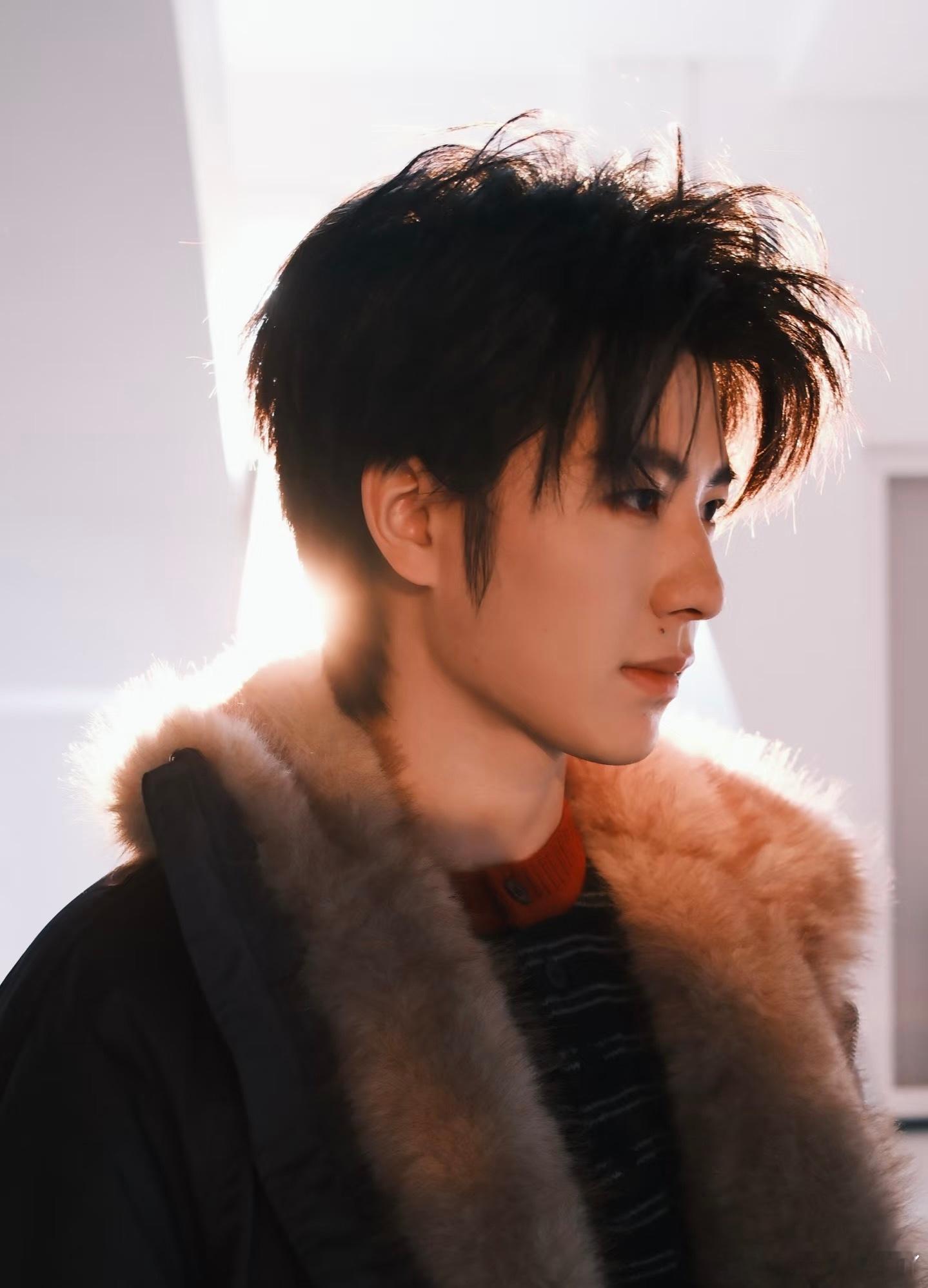 黄誉博商业头脑这一块我们的爸爸黄誉博的忽悠话术真的是张口就来，在我们的爸爸节目里