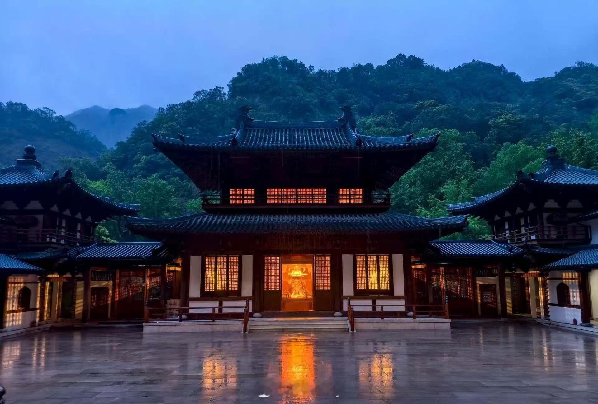 微博云祈福祈福2026华严宗祖庭西安华严寺 坚持，不需要惊天动地，也不一定非要立