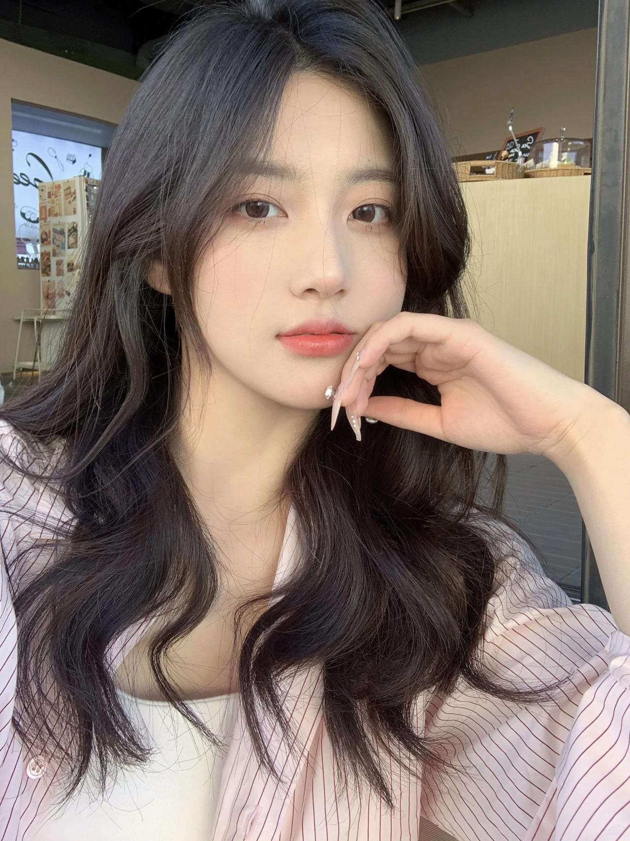 生活最重要的是什么
 
我们总在奔波中追问生活的意义，忙着追逐远方，却忘了细数当