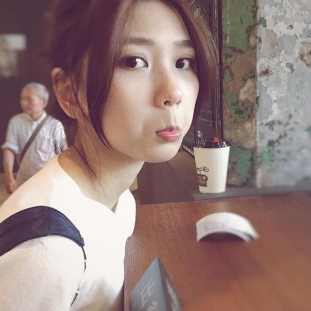 杜小乔于2013年参与FHProductionHK的了YouTube短片《我在香