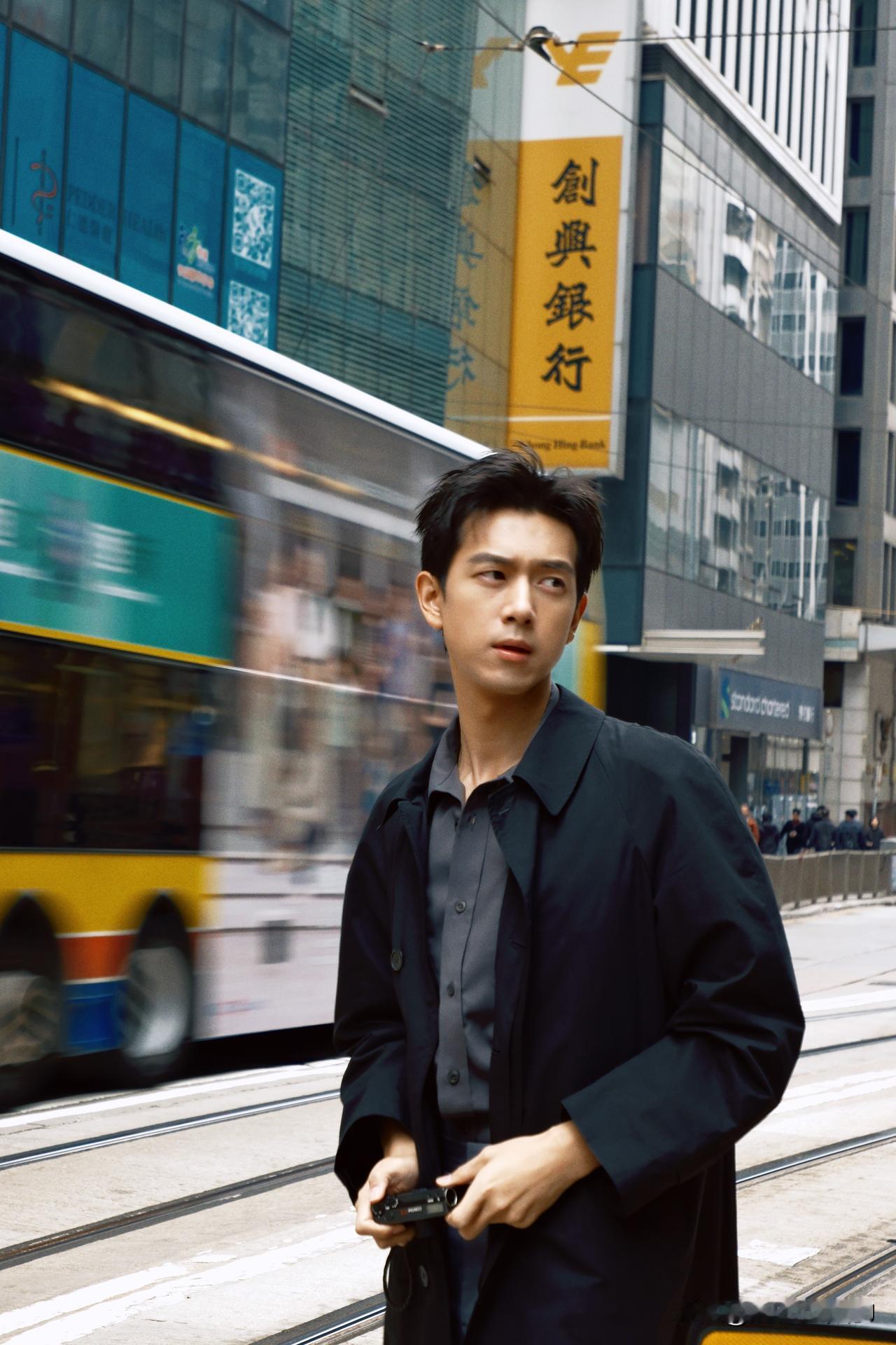 一秒认出…… ​​​，这样的状态也太自然松弛了。