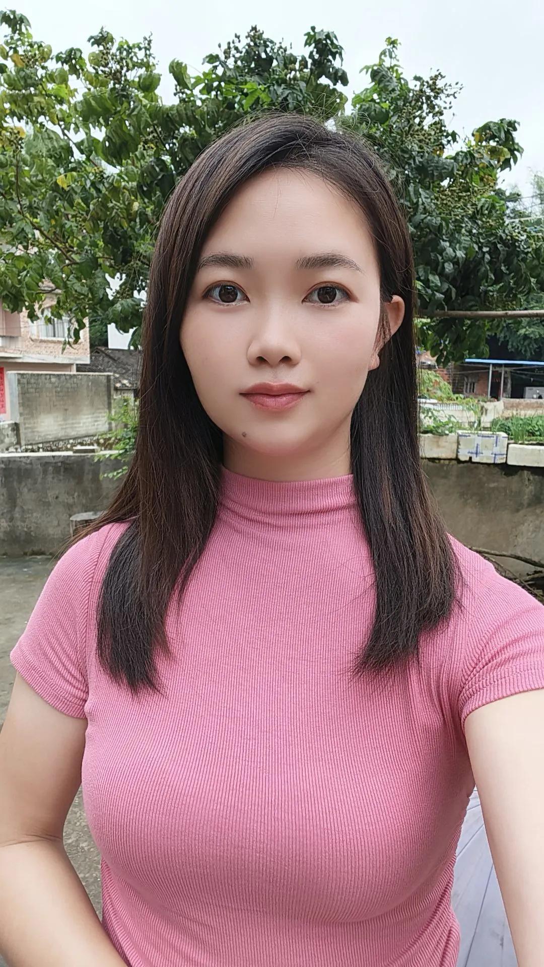 我终于知道现在男的有那么多人没结婚了，今天说一下我身边的趣多多吧！

就前段时间