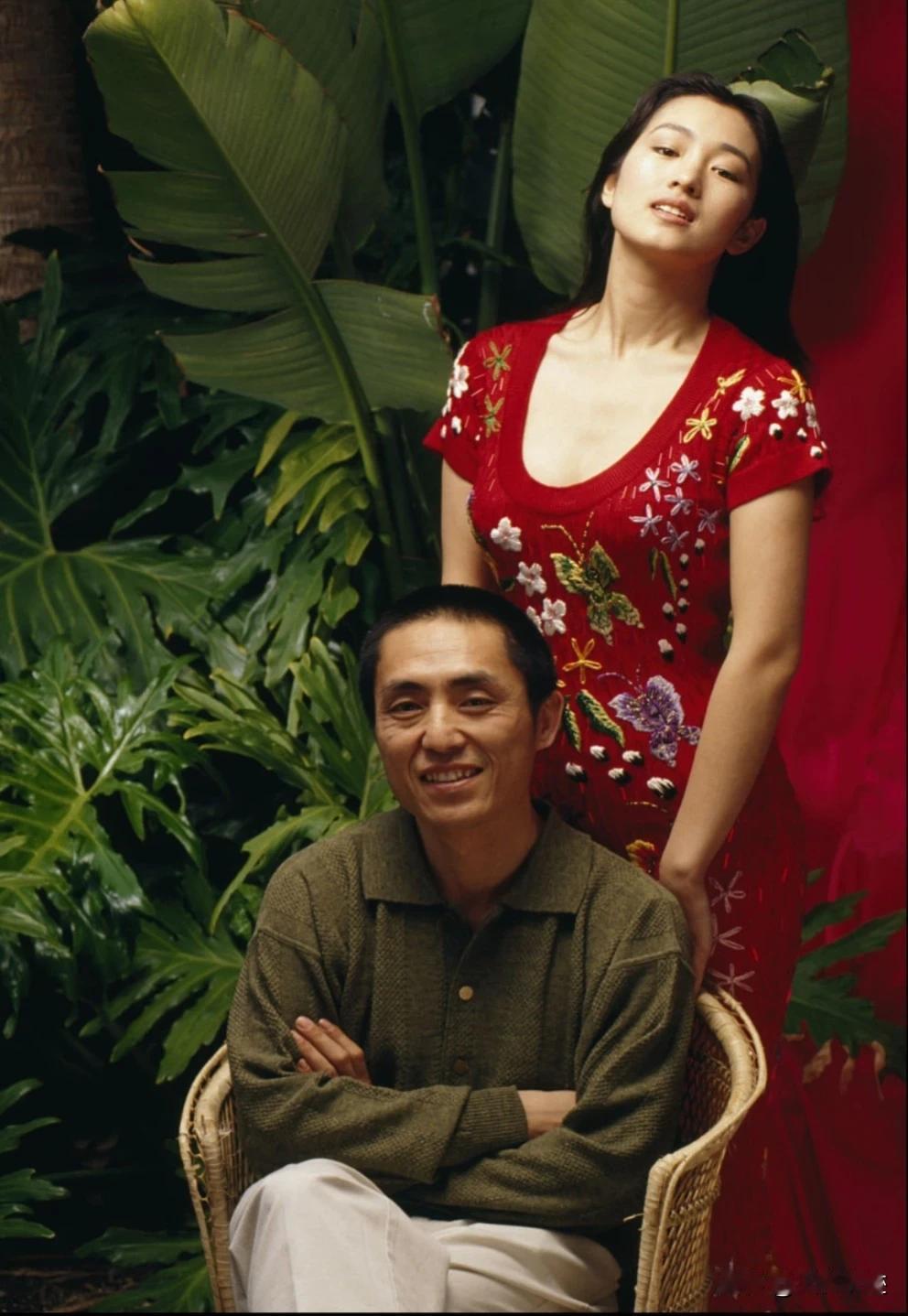 1992年，那是张艺谋和巩俐最幸福的时光。他们既是最佳搭档，也是最幸福的情侣。
