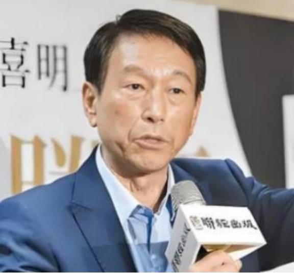岛内彻底炸锅了！台湾前最高军事长官李喜明，终于说出了没人敢讲的大实话。解放军迟迟