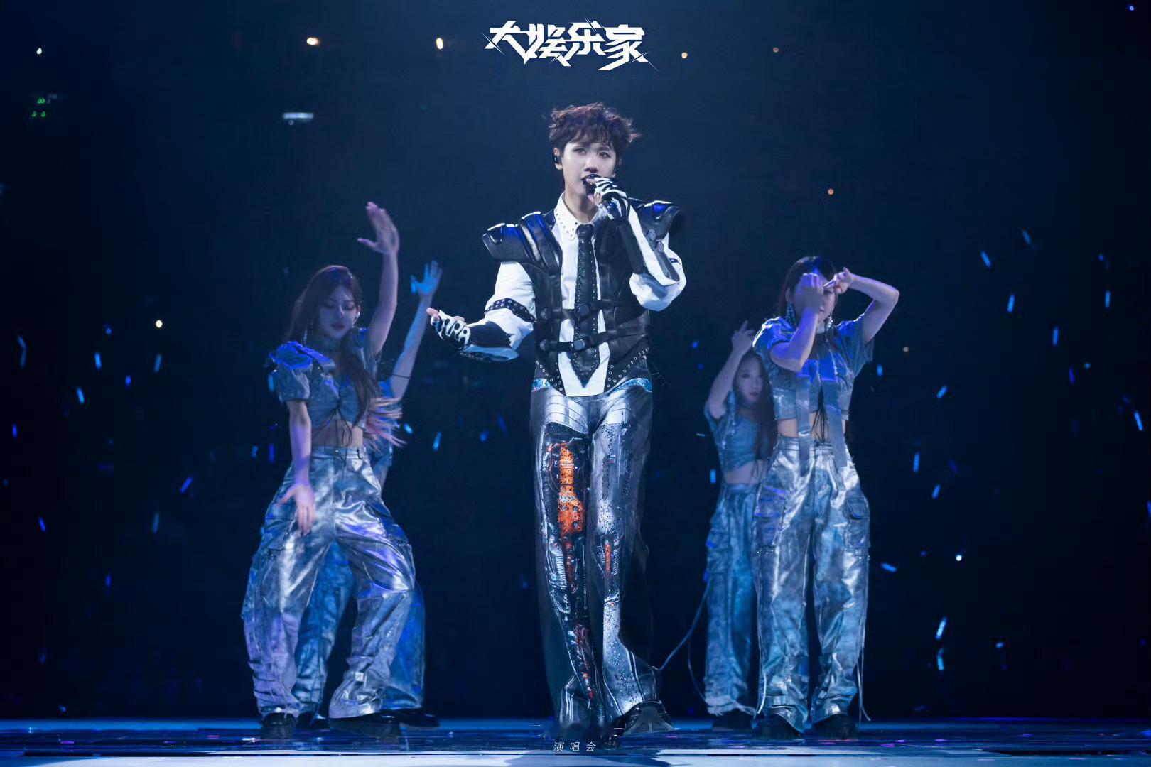 汪苏泷cha时代少年团新歌我们家汪苏泷是人美心善的宝宝[抱一抱][抱一抱][抱一