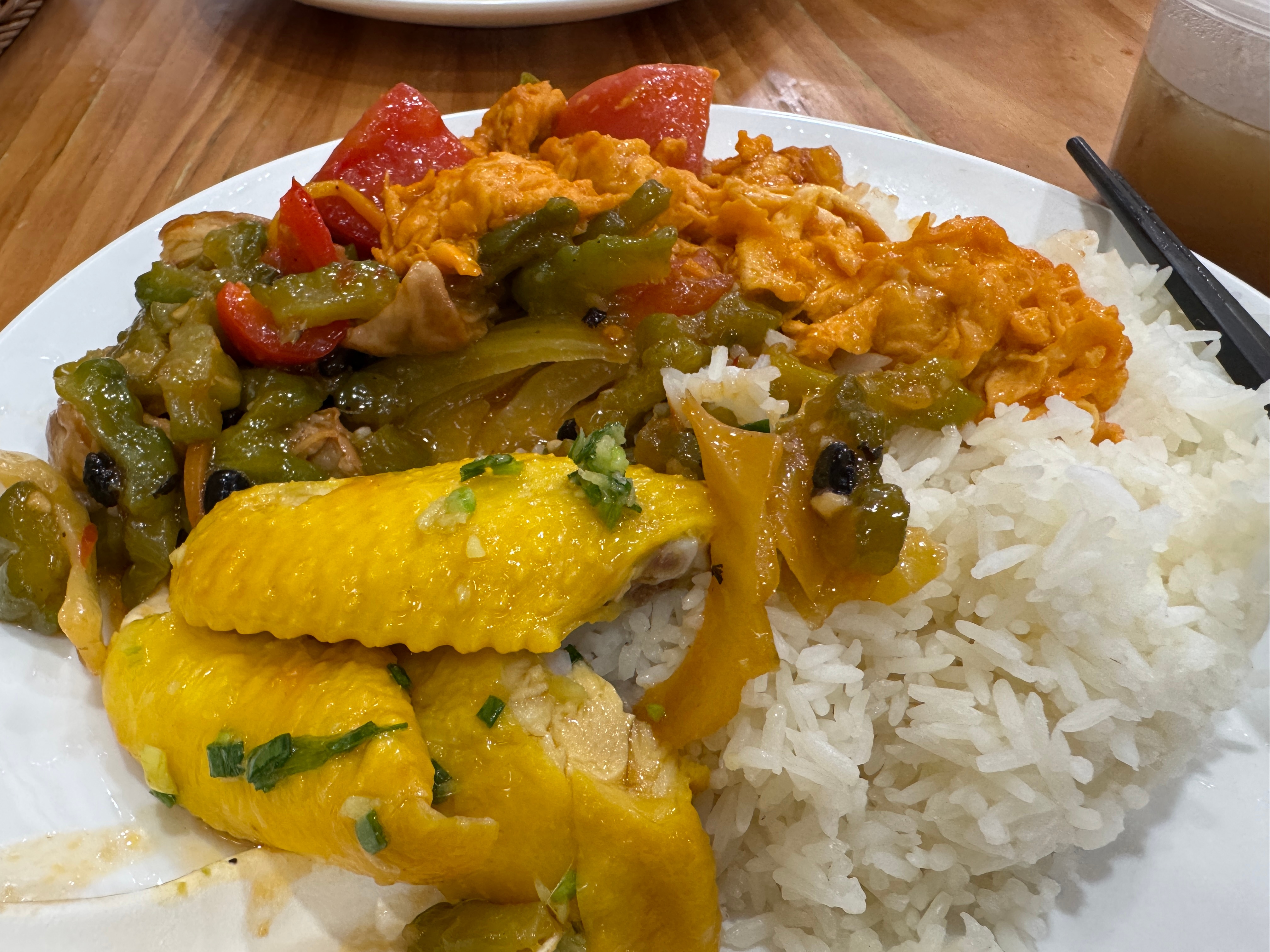 我吃上了香港的盒饭别说，还挺好吃的！！！ 香港·上水中心購物商場