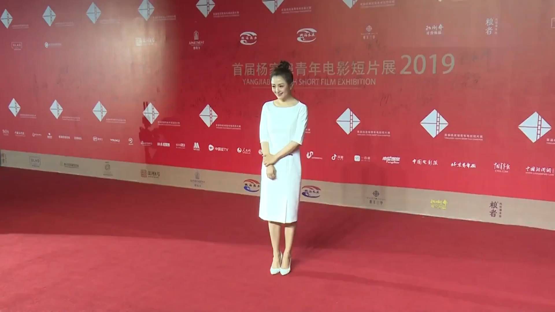 56岁许晴状态惊艳，背后真相让年轻人重新思考择偶观