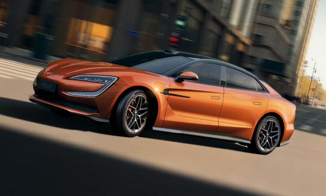 3月5日
比亚迪将开颠覆性技术发布会
而且还有新车发布
去年比亚迪带来了智驾普及