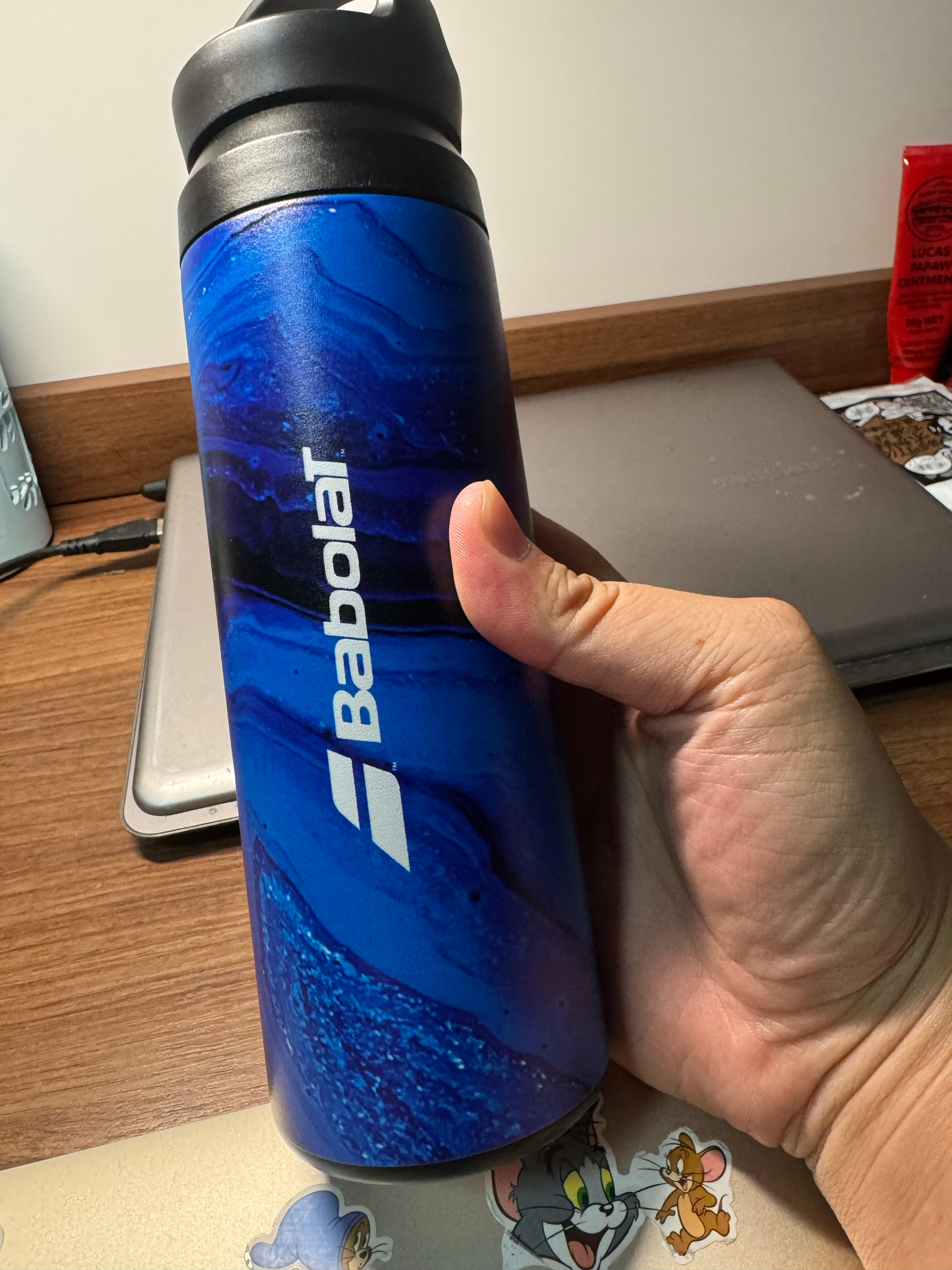 由于我家实在太多水壶……所以抱着别浪费的原则，想要这个全新保温壶的球迷麻烦留个言