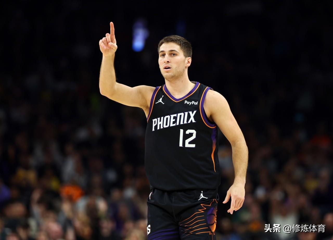 太阳不给大合同怕是留不住！吉莱斯皮进步太大了：

1、上赛季——吉莱斯皮场均5.