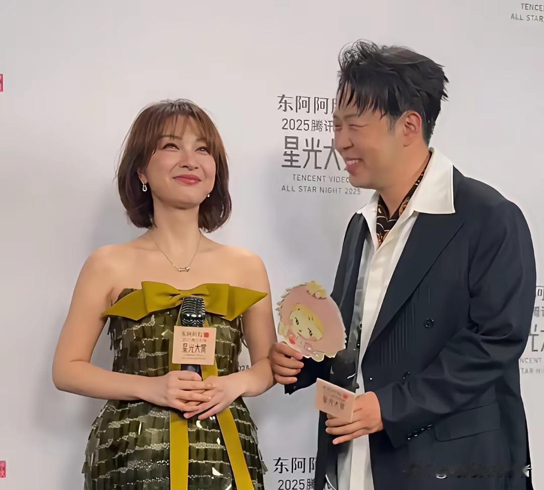 杜海涛和吴昕真的很有亲人相，如果不是太熟悉，接触时间太长，其实他俩很般配。
吴昕