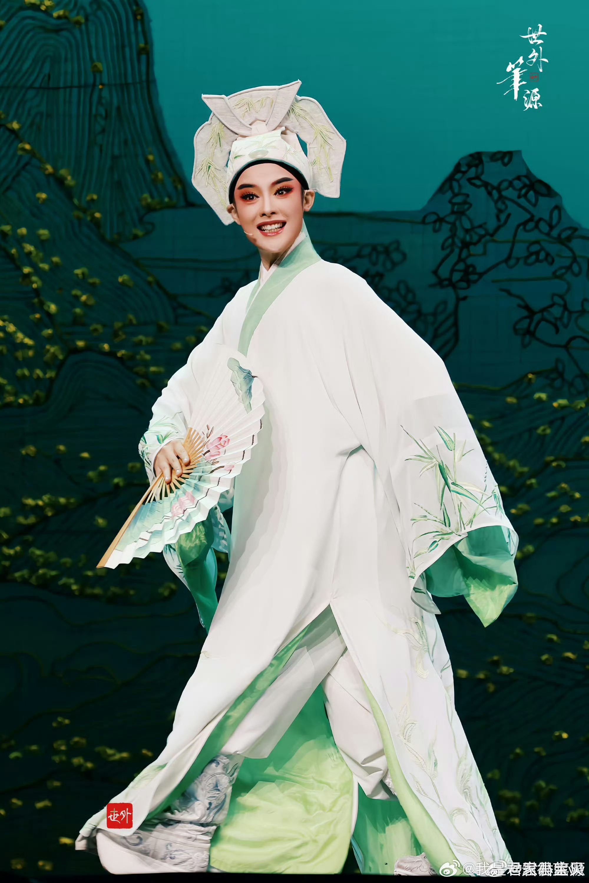 #陈丽君 真无价之姐# 看过陈丽君舞台的人都会忍不住的被吸引吧，整个人本身就是很