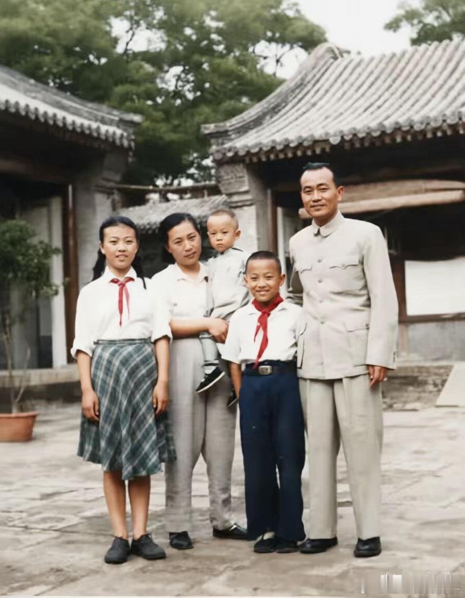 摄影人  窗外的景色。（图片来自网络分享）德国哲学家尼采曾说：“对待生命，你不妨