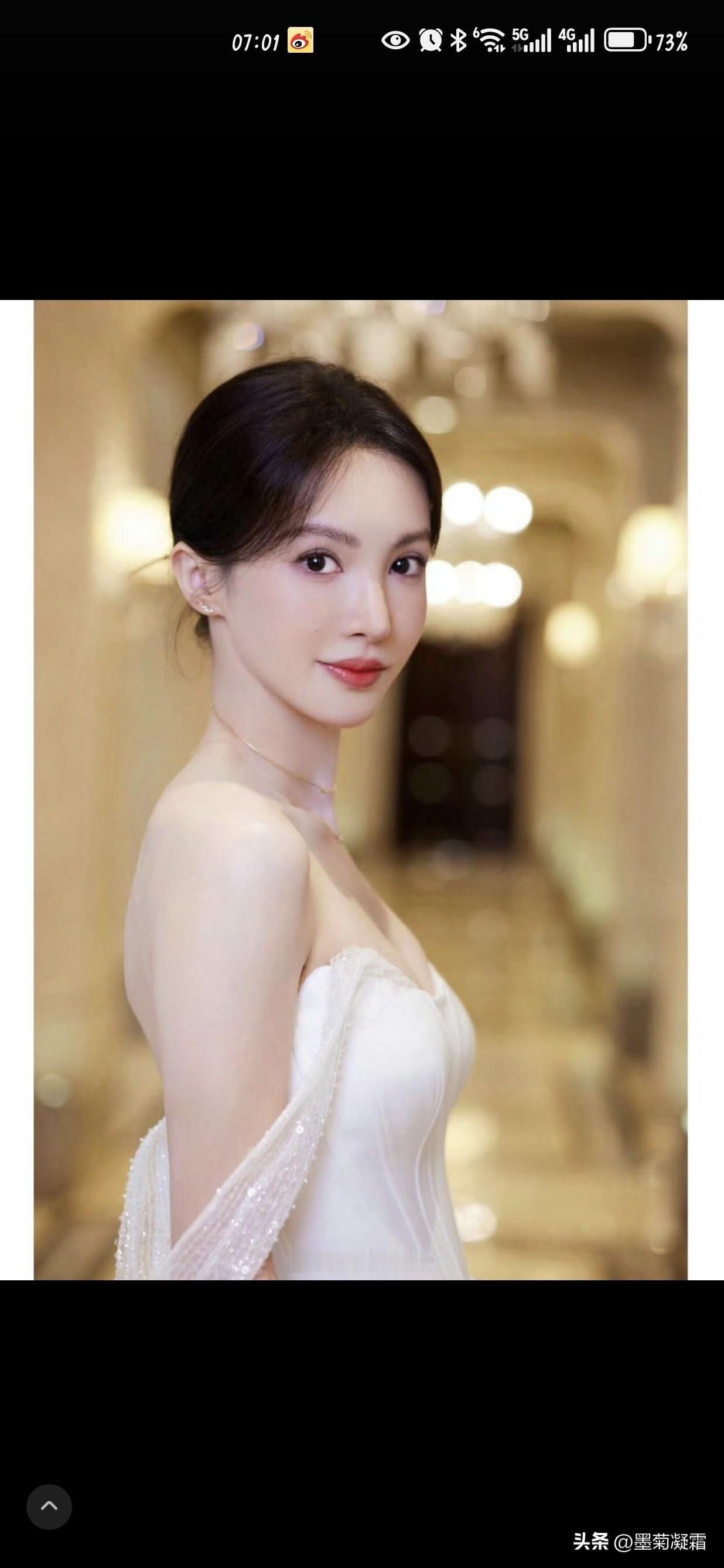 金晨这波操作真是让人摸不着头脑。就撞个墙而已，又没伤着人，正常来说赔了墙不就完事