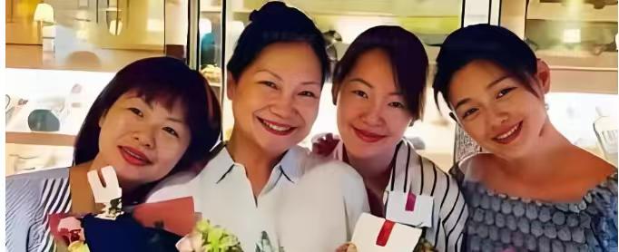 S妈卖惨，称见不到大S孩子！
S妈回应之前大S遗产争夺传闻，言语间都是卖惨。说传