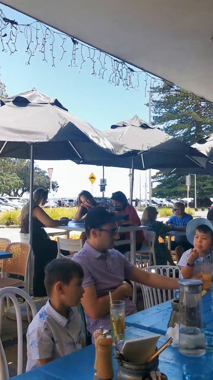 老肥，你是想吃香肠吗？