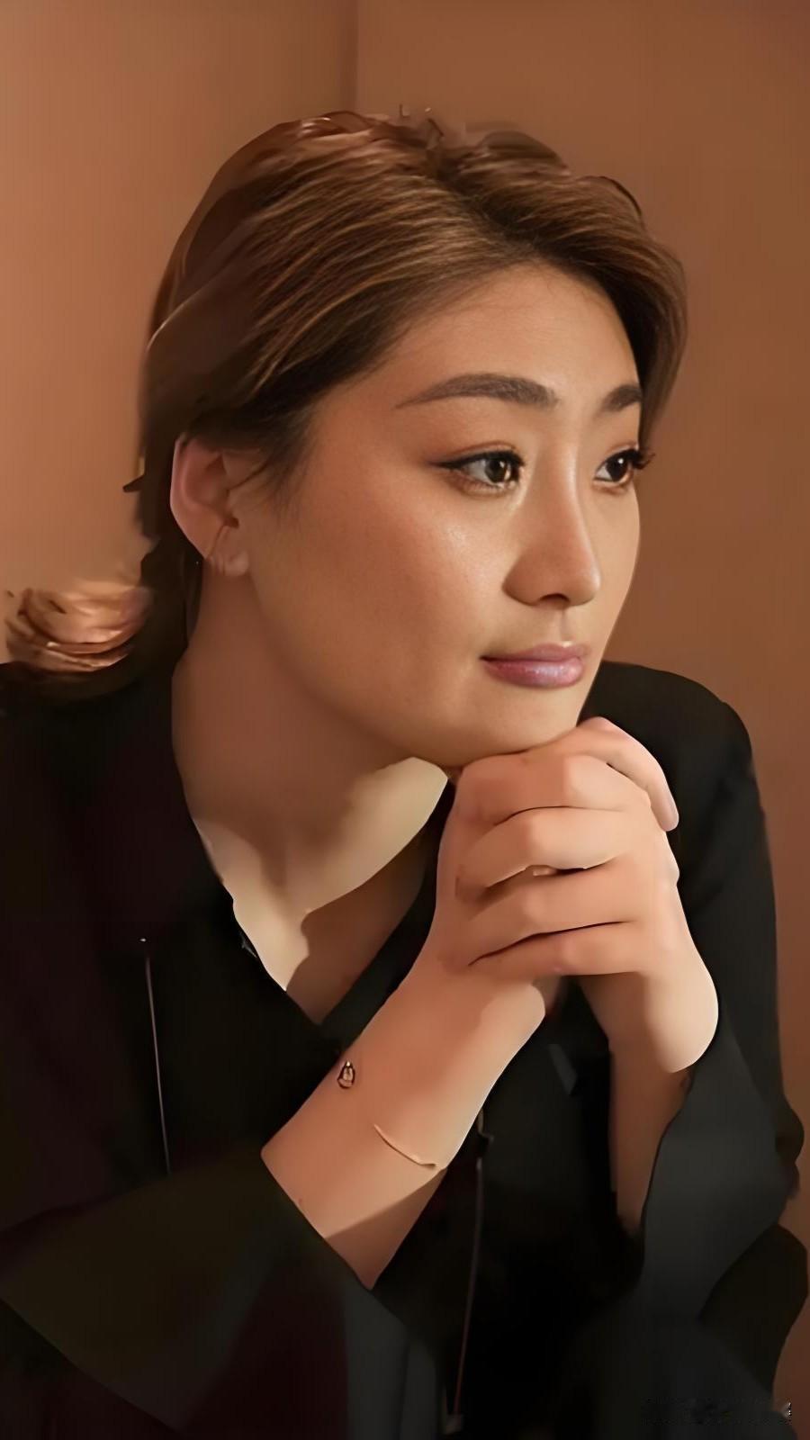 宗馥莉遇上大麻烦，家族遗产官司一直扯不清。
18亿美元海外资产依旧被冻结，上诉也